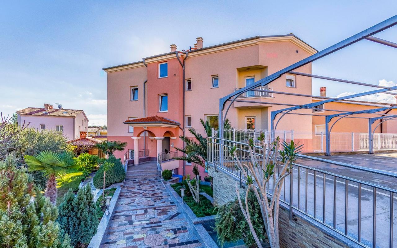 Istriensonne - Apartments Veruda Mit Grillterrasse Pula Exterior foto