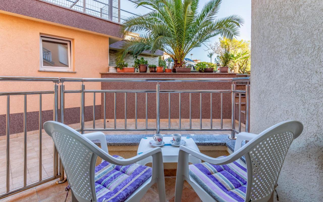 Istriensonne - Apartments Veruda Mit Grillterrasse Pula Exterior foto