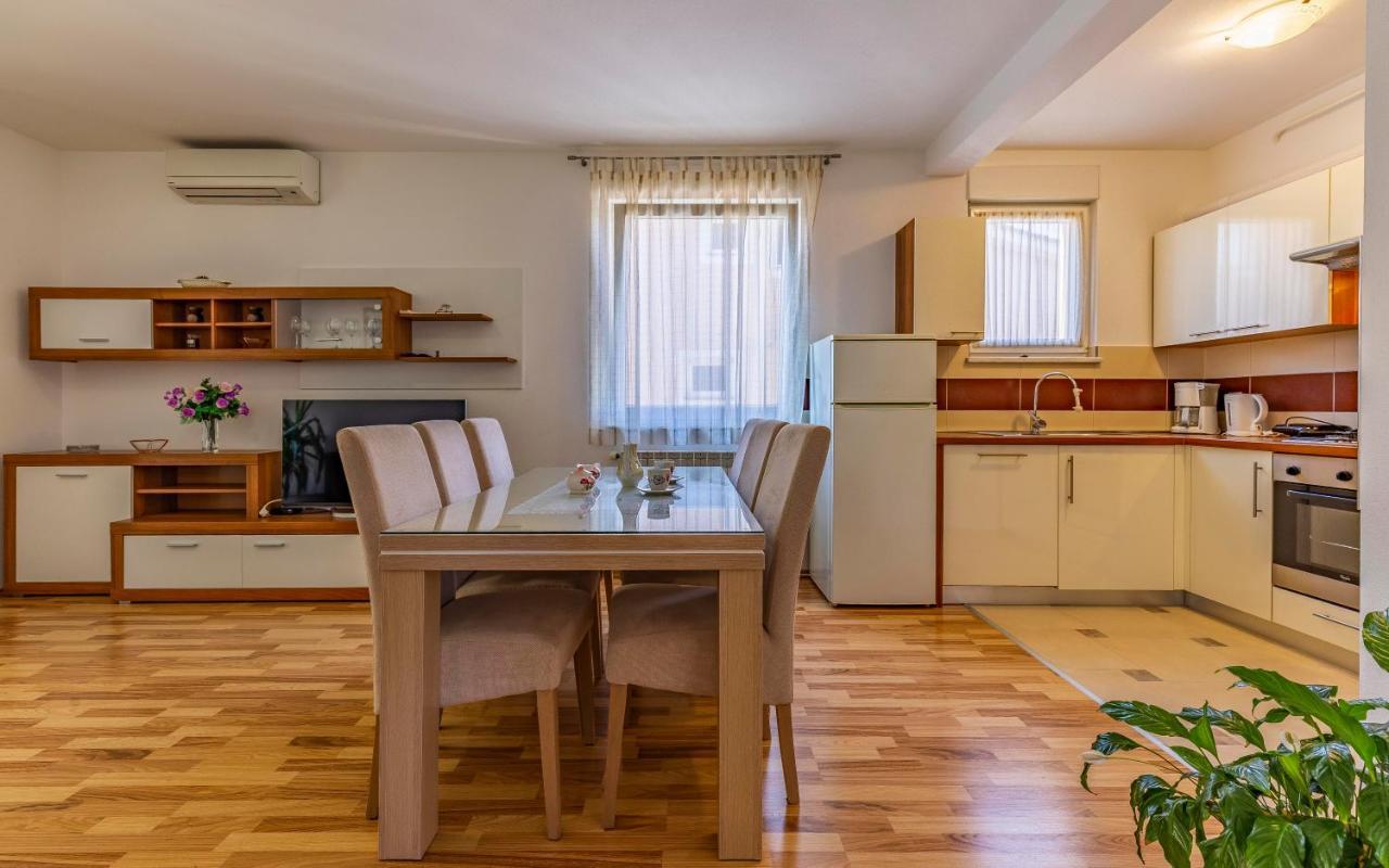 Istriensonne - Apartments Veruda Mit Grillterrasse Pula Exterior foto